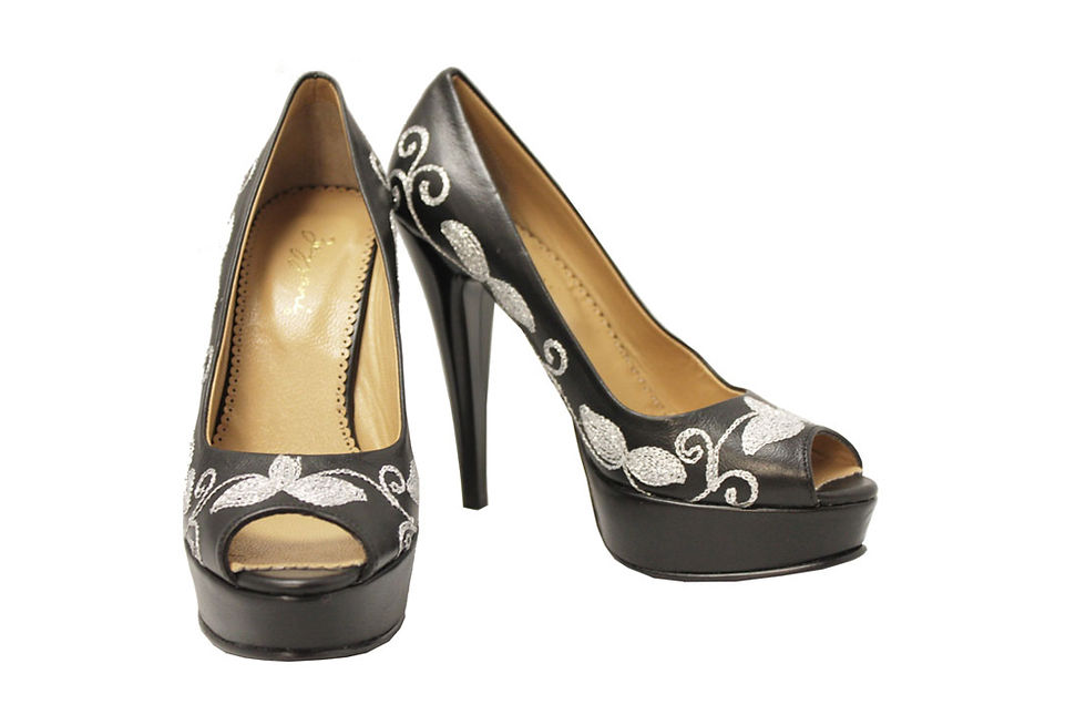 Thumbnail: Leather Embroidered - Stiletto Pumps