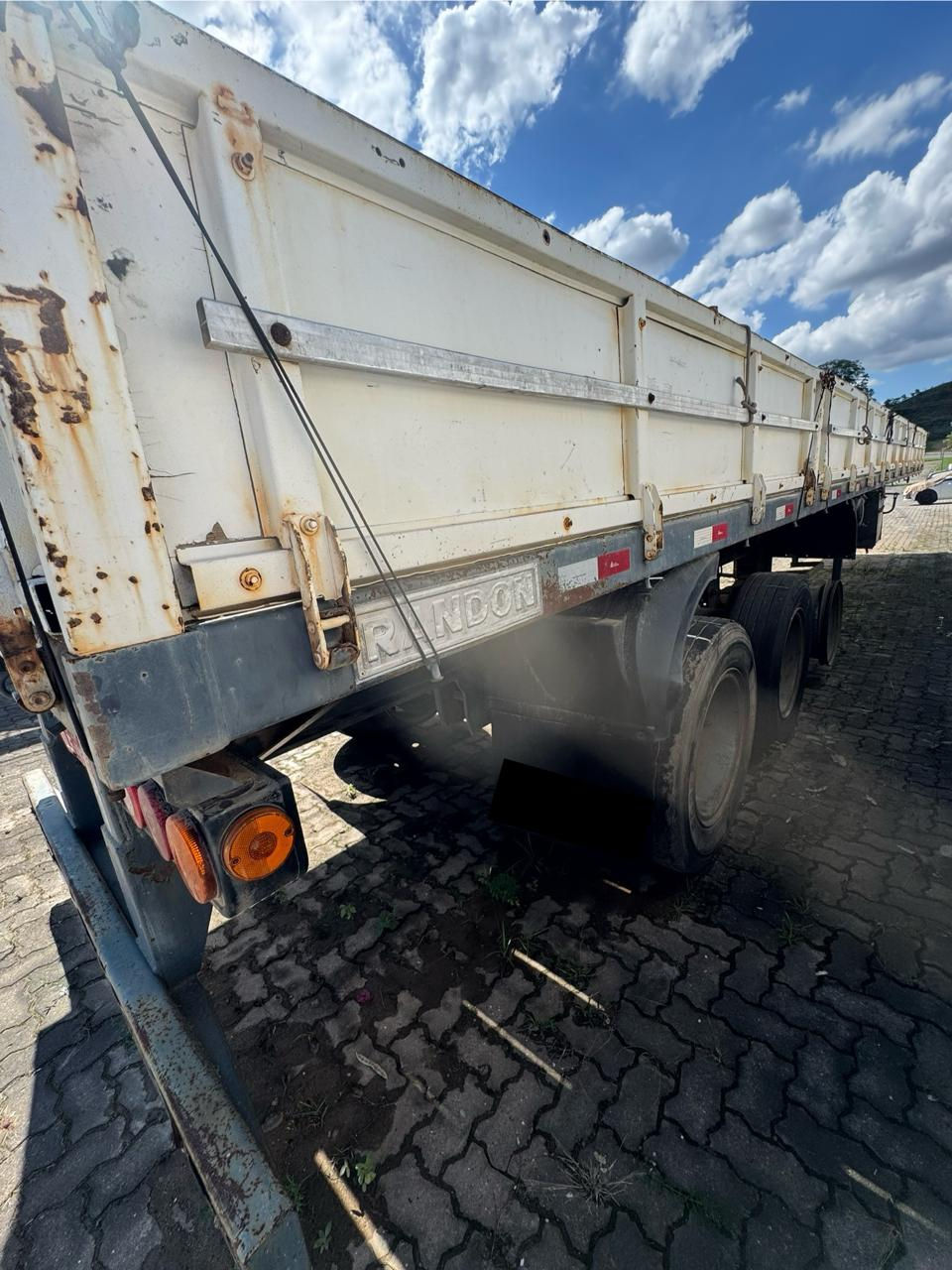 Miniatura: Carreta 3 Eixos Juntos Porta Container Randon 08/08 - 4159