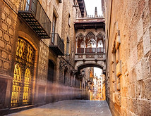 Barrio-Gótico-Barcelona_sg8ynj.jpg