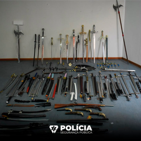 PSP - Comando Distrital de Portalegre - Apreensão de arsenal de armas em Elvas