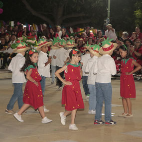 Noite de marchas populares, encontro de gerações