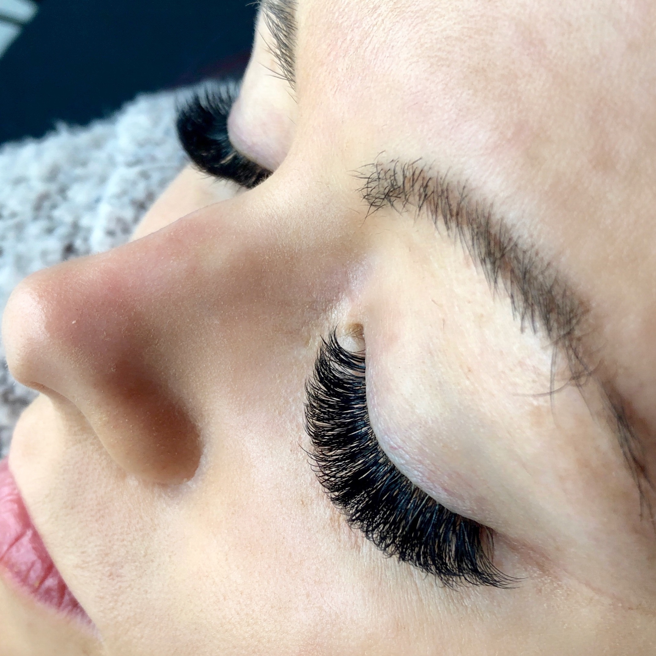 Russian Volume Eyelash Extensions