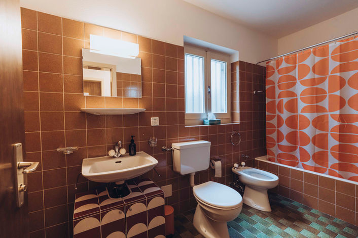 Bagno vintage con doccia e bidet