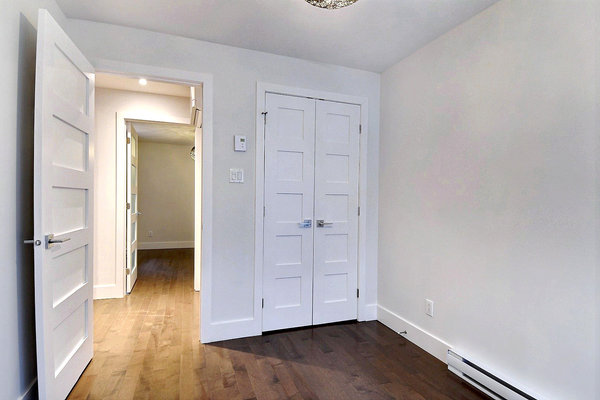 1095 Rue Atateken