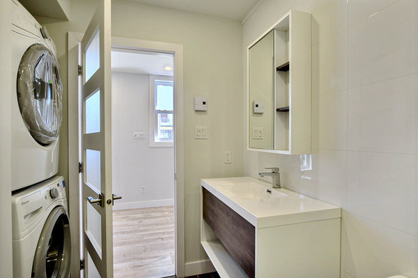 1097 Rue Atateken