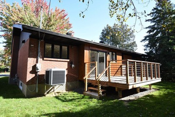 382 Frontenac