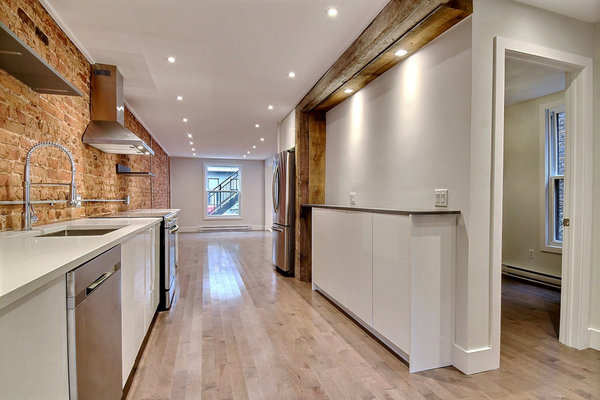 1095-1105 Amherst