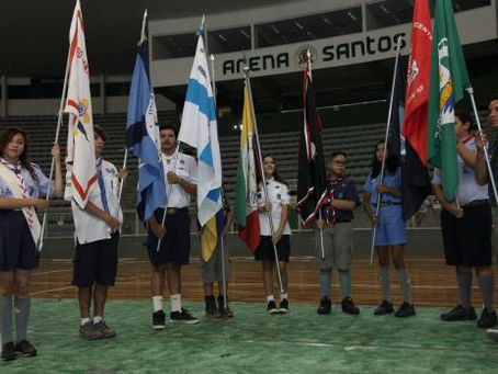 Escoteiros comemoram seu dia na Arena Santos
