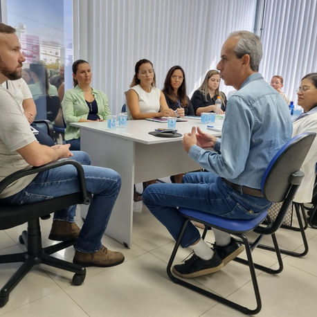 Univille apresenta projetos de pesquisa contra a dengue ao Secretário de Saúde de Joinville