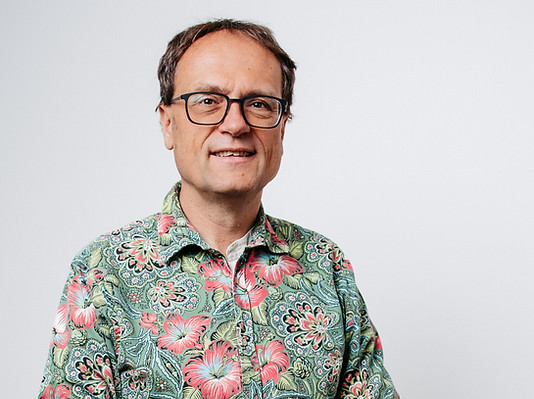 Jörg Portrait 3.jpg