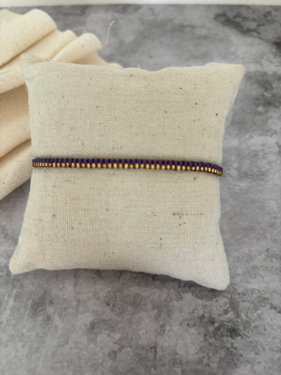Miniature : Bracelet ligne 2 rangs doré et violet