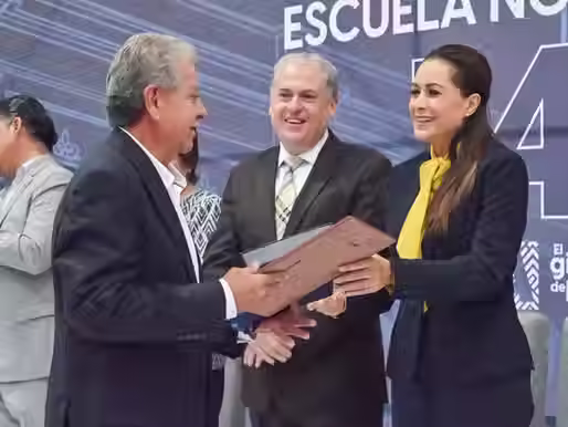 TERE JIMÉNEZ RECONOCE 148 AÑOS DE HISTORIA Y VOCACIÓN DE LA ESCUELA NORMAL DE AGUASCALIENTES