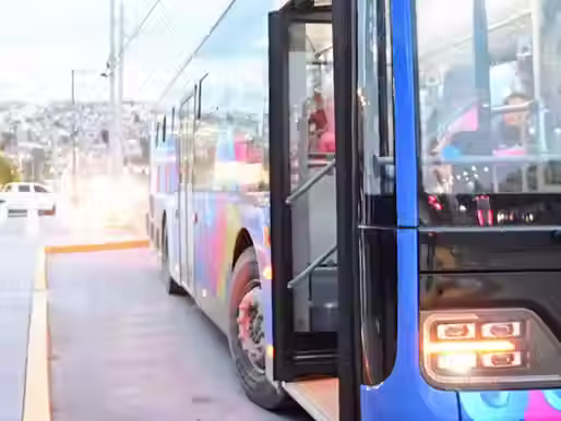 TERE JIMÉNEZ SUPERVISA RUTAS, ESCUCHA A USUARIOS Y REITERA SU COMPROMISO CON LA MODERNIZACIÓN DEL TRANSPORTE PÚBLICO