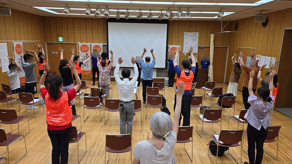 皆さんと一緒に「明日があるさ体操」をおこないました。