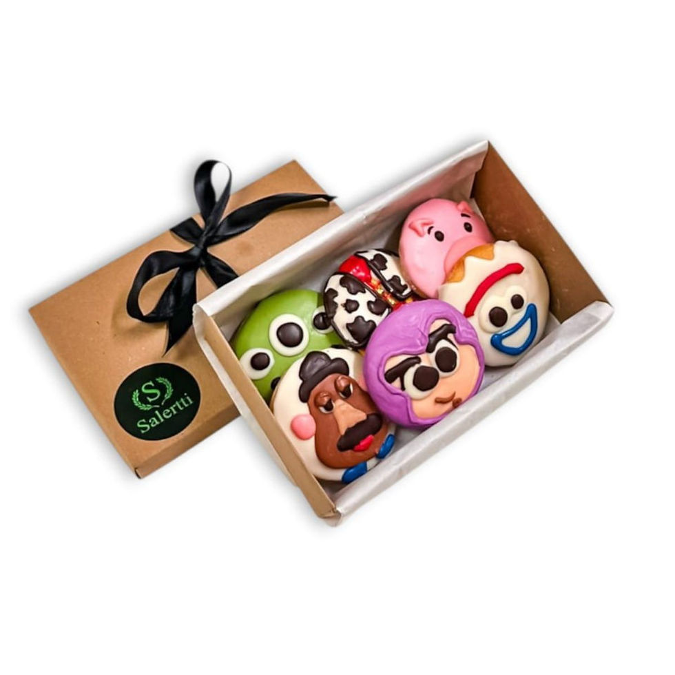 Caja de 6 cookies decoradas con chocolate inspiradas en Toy Story, elaboradas artesanalmente por Salertti en Montevideo