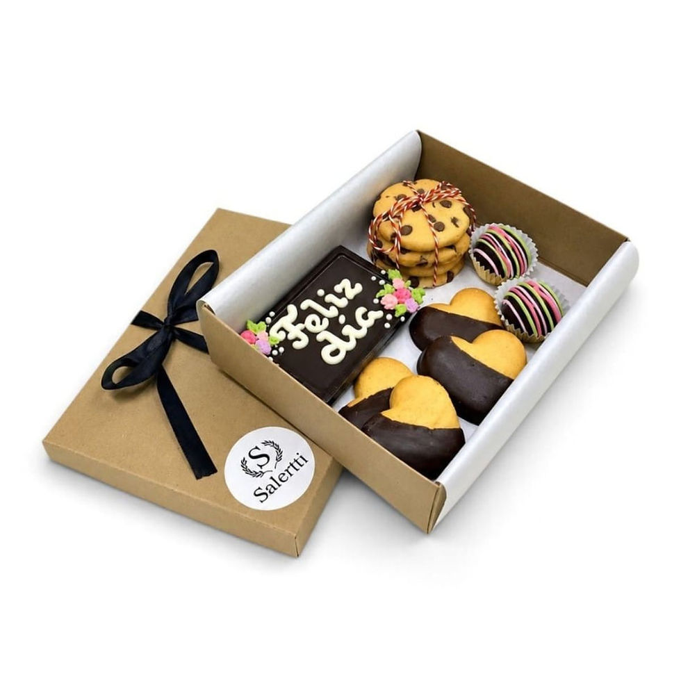 Box de regalo personalizable con tableta de chocolate, galletas en forma de corazón, cookies con choco chispas y trufas