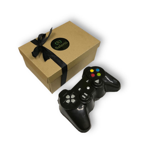 Joystick de chocolate relleno de bombones, mini tabletas y grageas