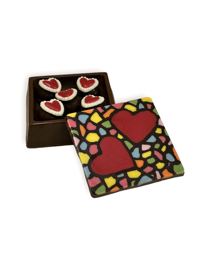 Caja Vitraux Corazón de chocolate pintada a mano, con bombones personalizables