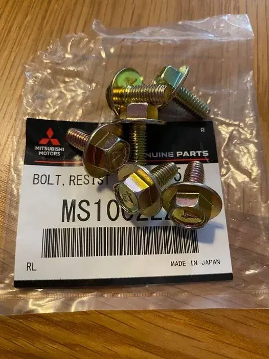 Genuine Mitsubish Evolution 5-6 Front upper wing bolt kit.