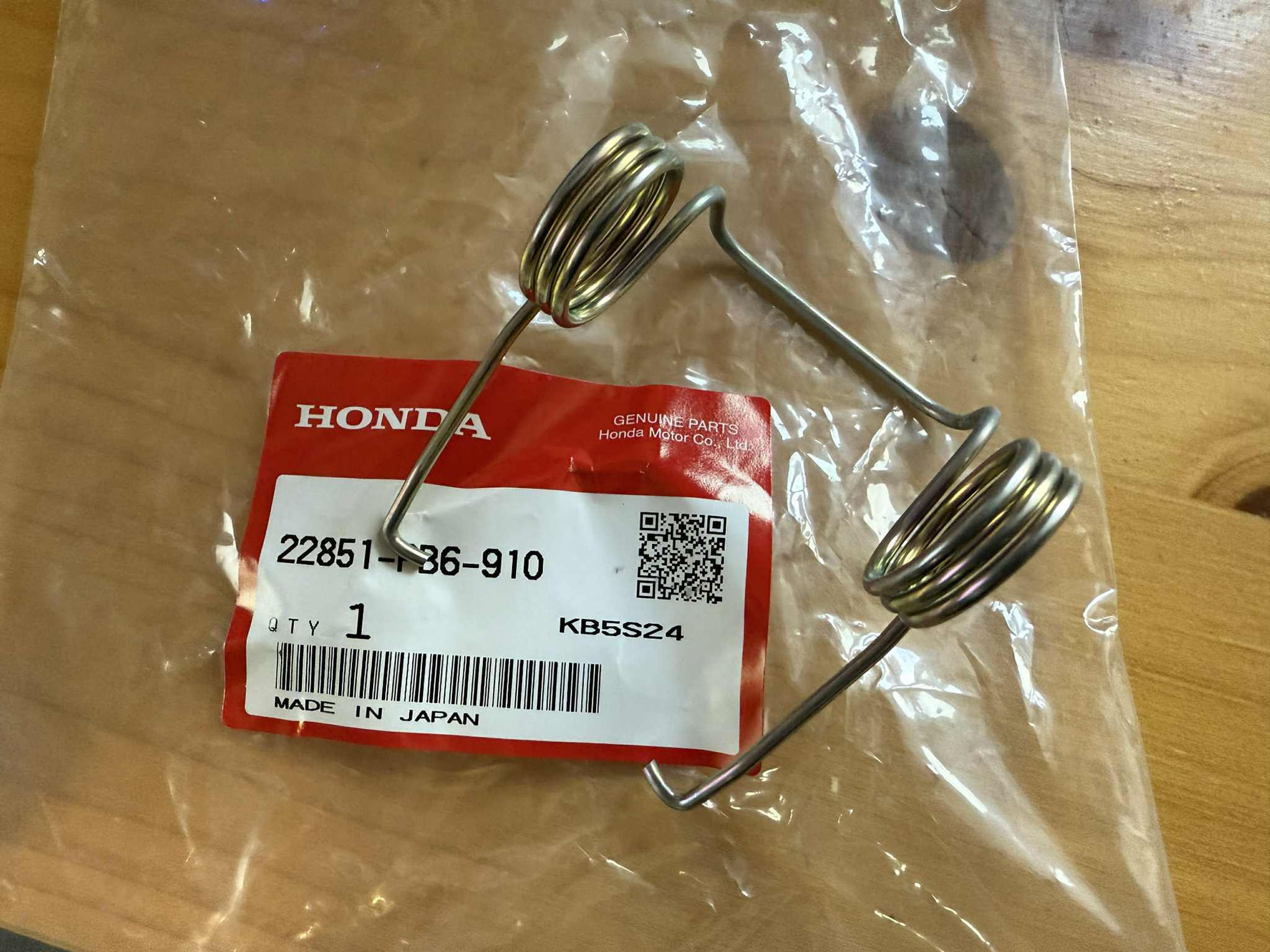 Genuine Honda Bolt. Spring Release Arm, 22851-PB6-910