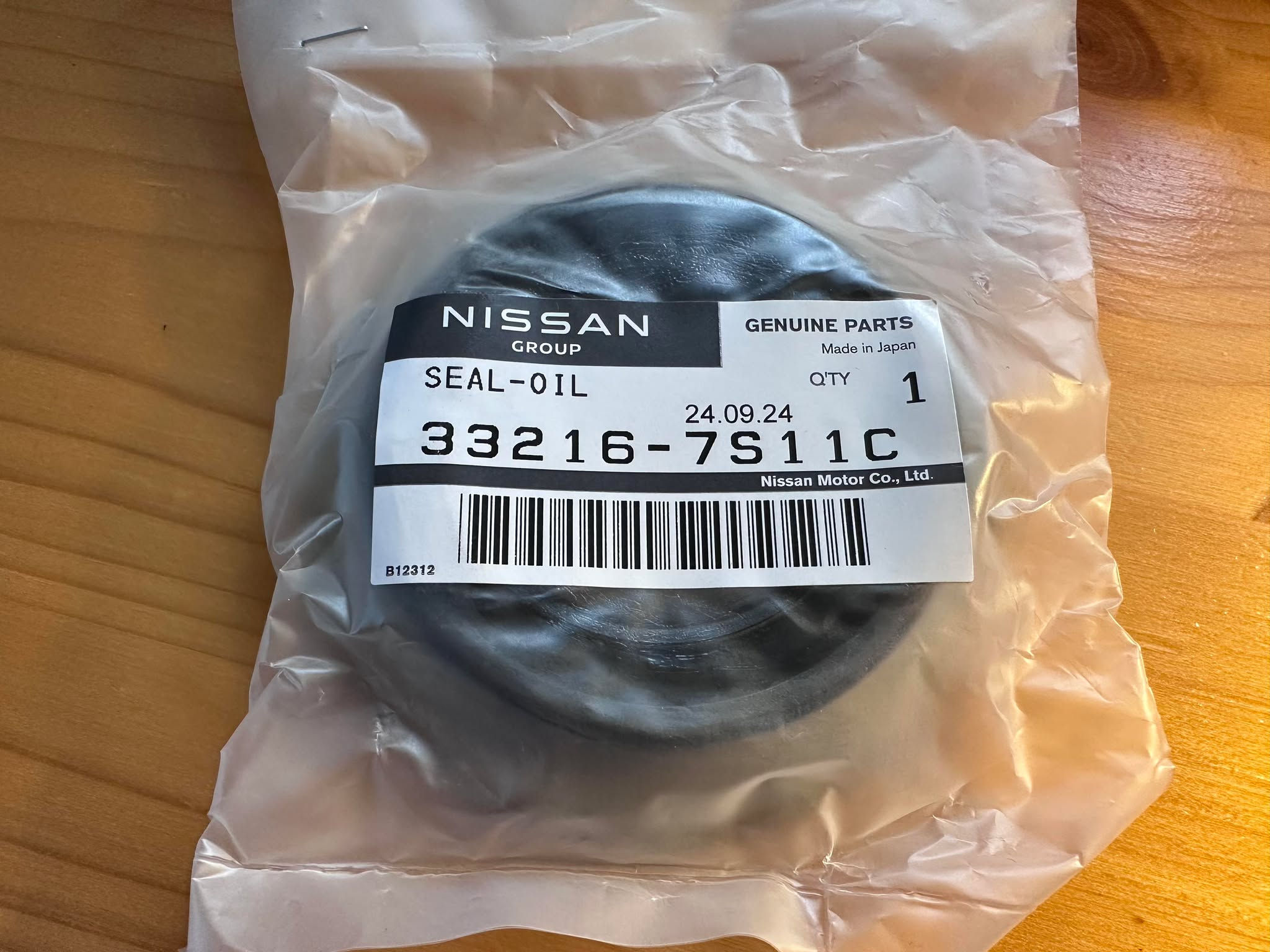 Genuine Nissan Oil Seal, 33216-7S11C