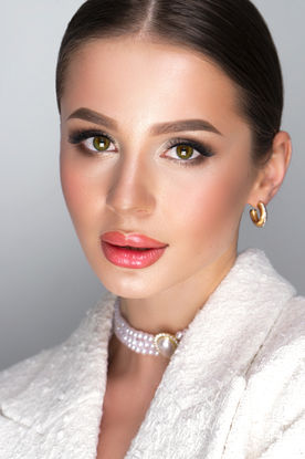 Vorher-Nachher Make-up einer Braut aus Solingen - sanftes, romantisches Styling fürs Standensamt