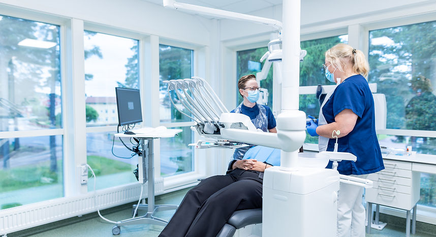 Dagmar_Dental-260616-2790_edited.jpg
