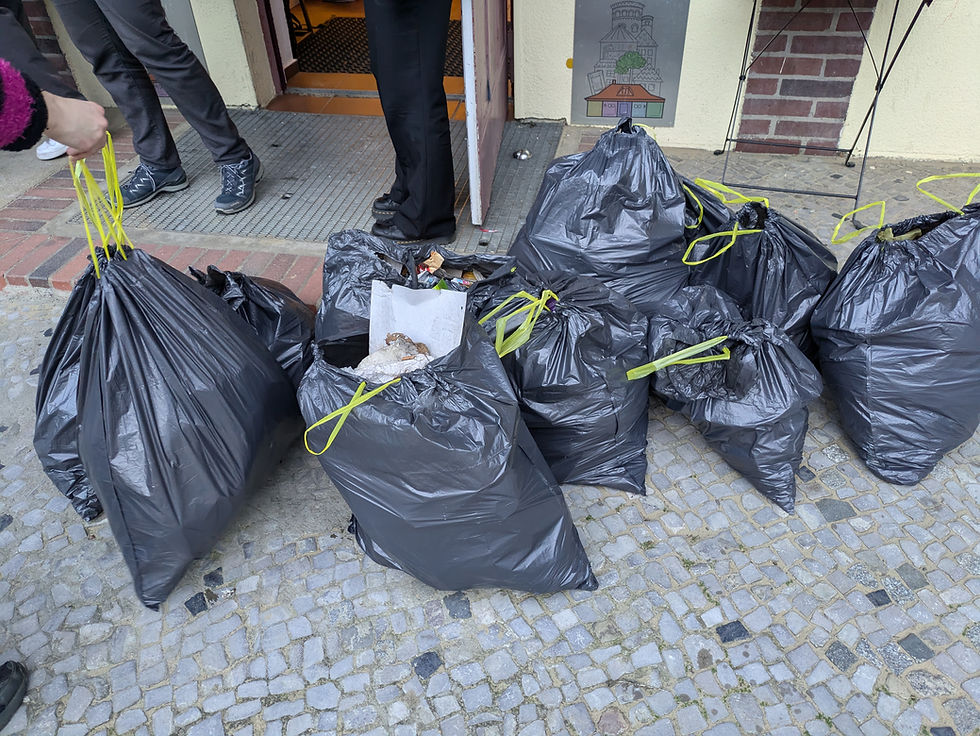 Mülltüten des Clean-Ups