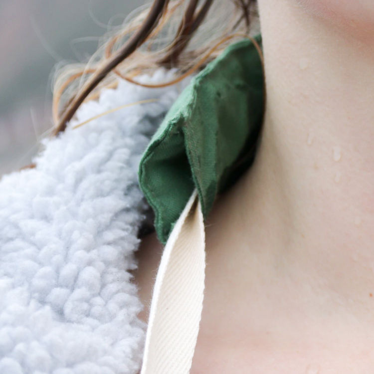 Miniaturbild: Wild Swim Hot Water Bottle Cover with Neck Strap - Linen