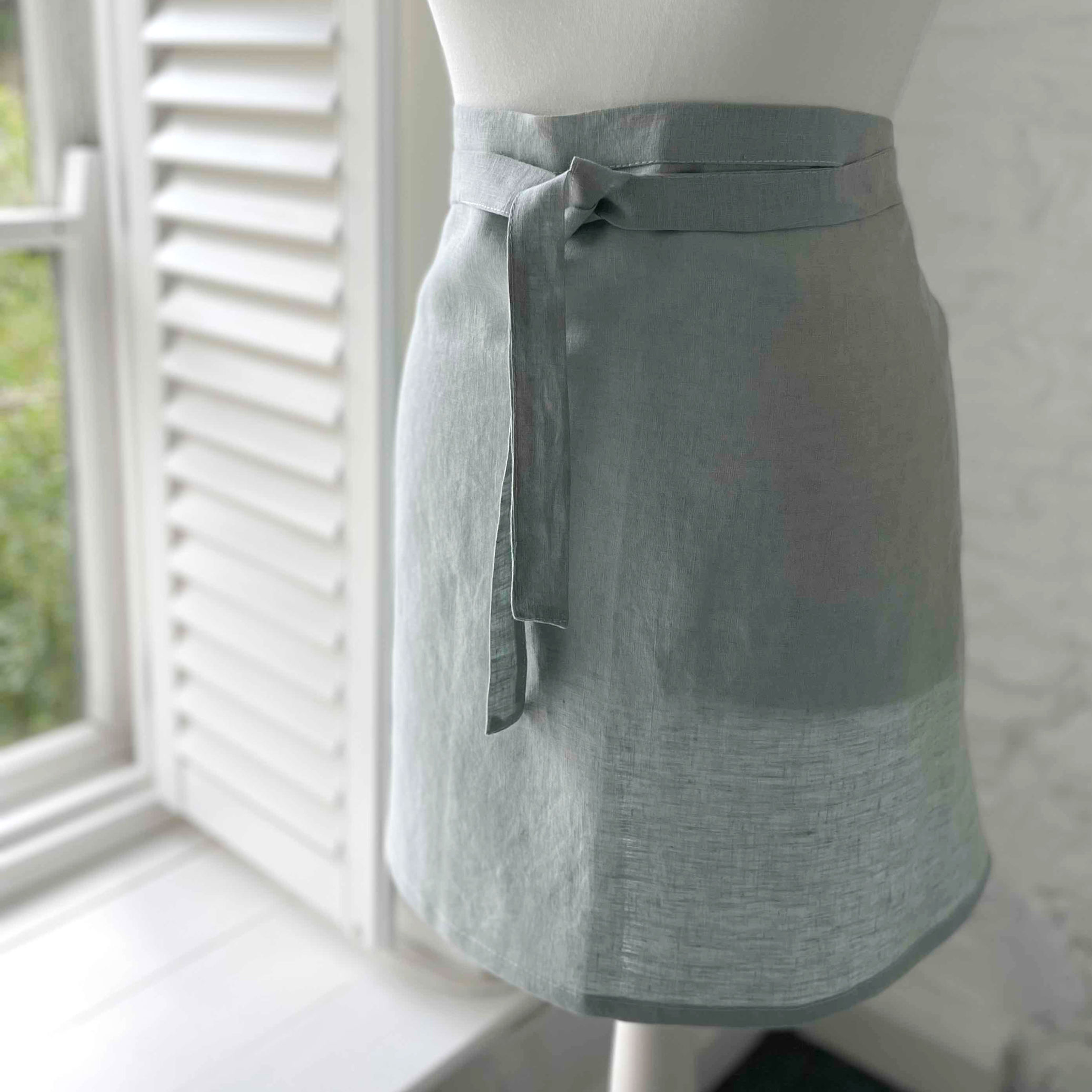 FRENCH LINEN HALF APRON - Sea Green