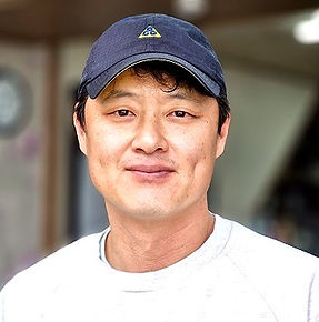 박준하_edited.jpg