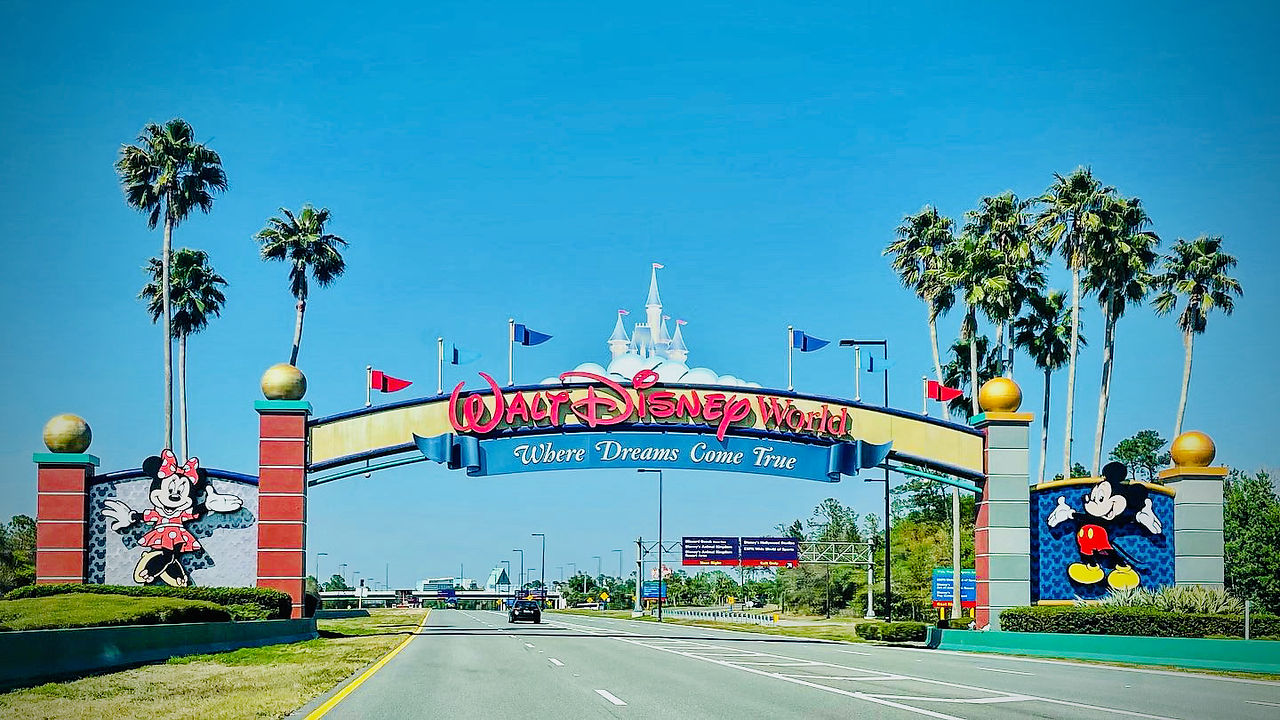 Welcome to Disney World Sign