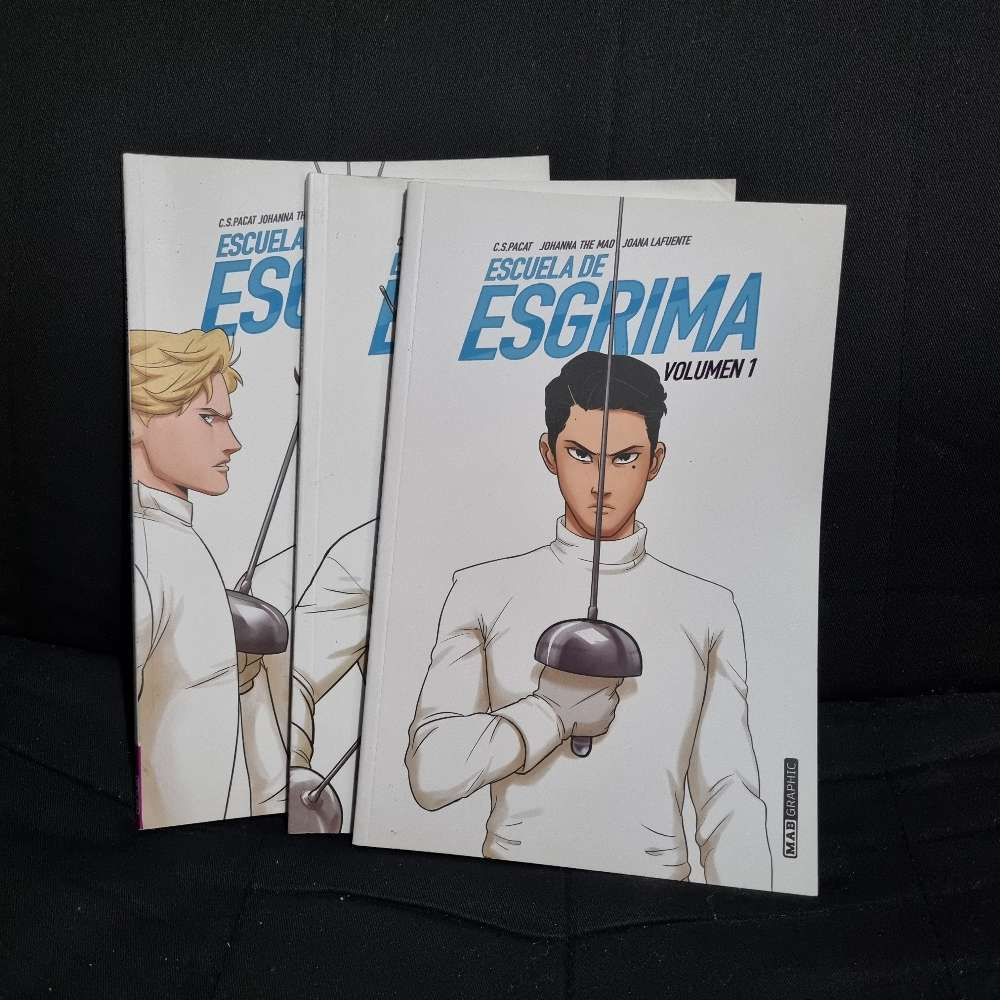 Escuela de esgrima, tres tomos en español.