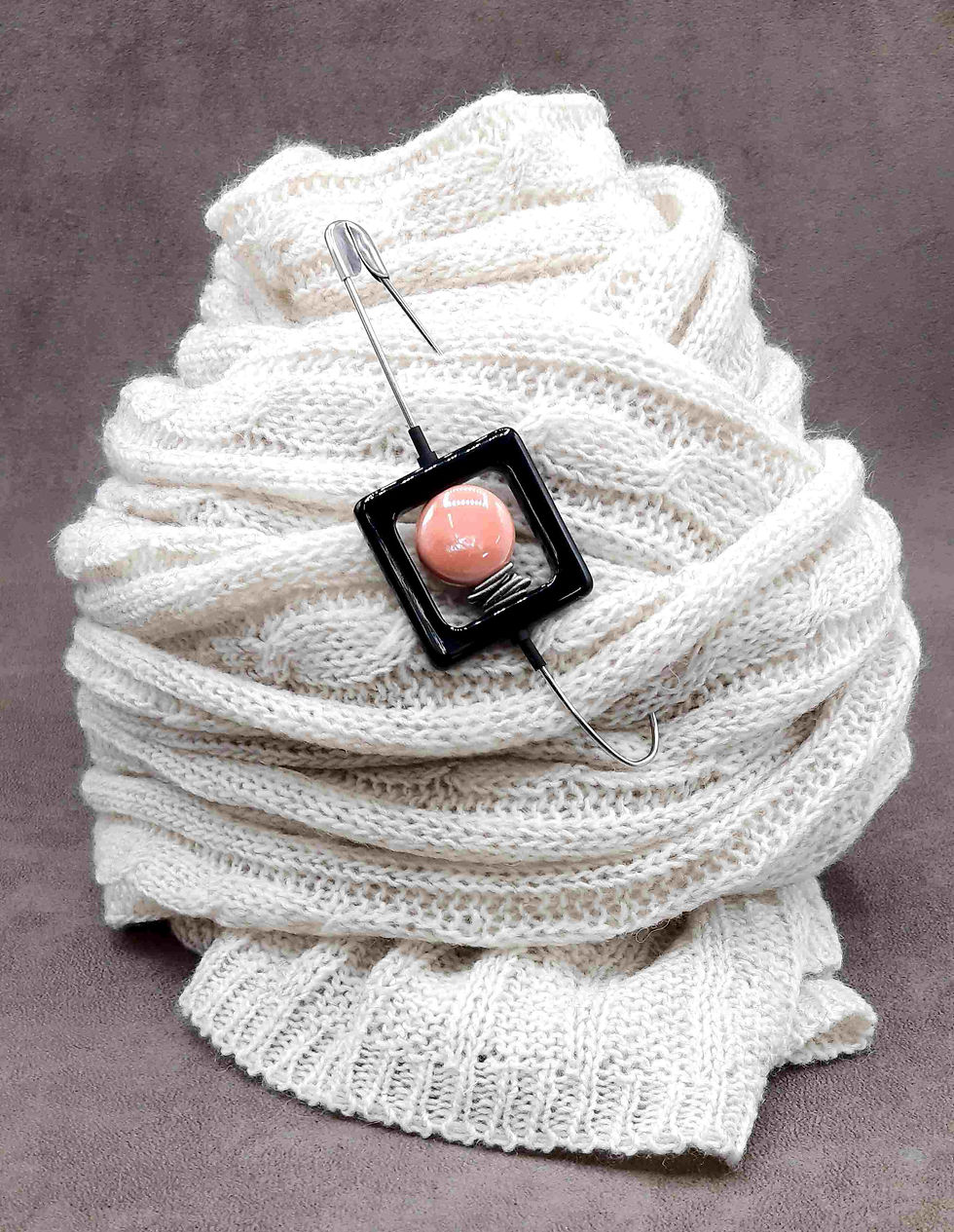 Thumbnail: Square pin