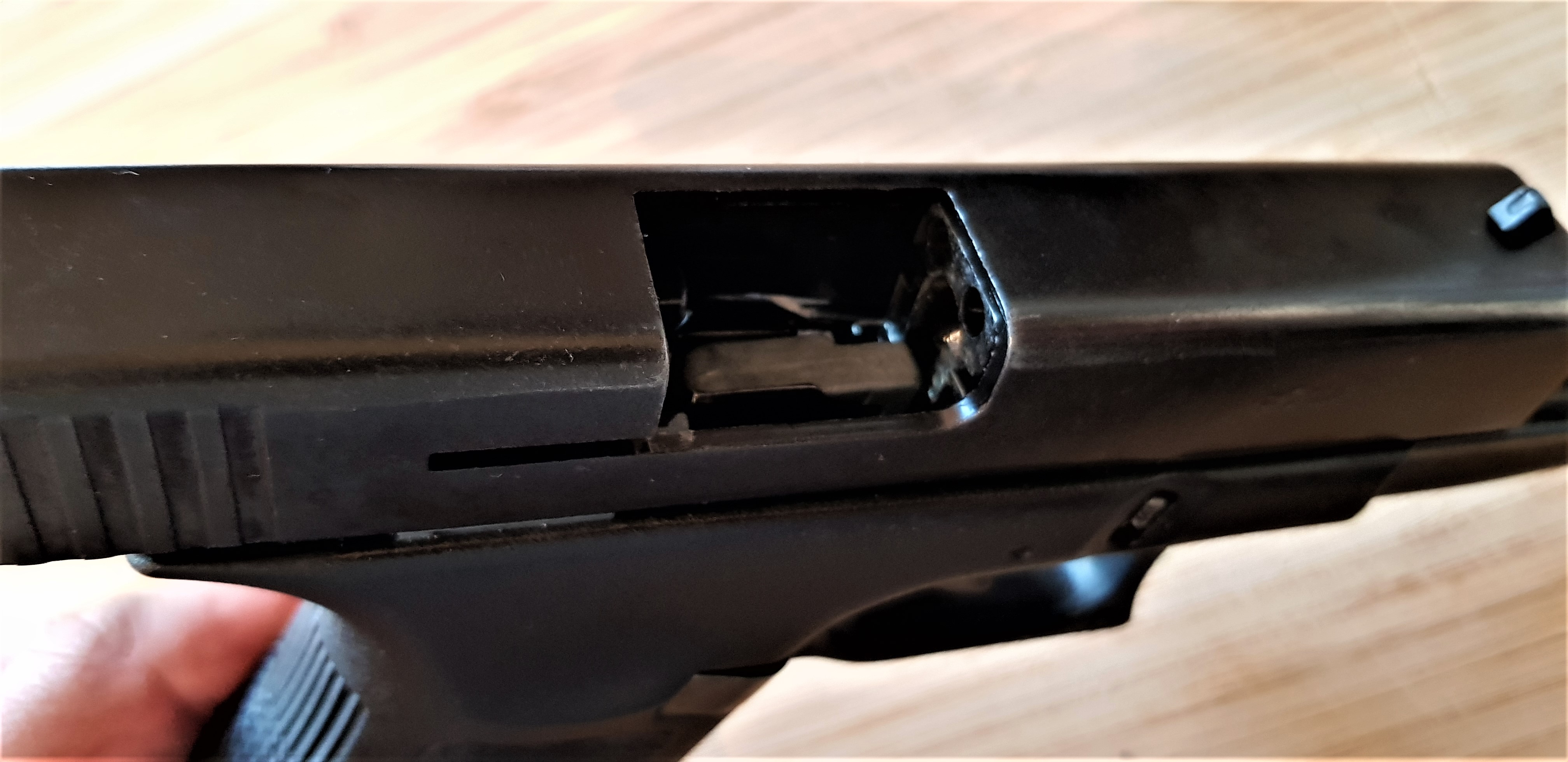 Glock 17 (Blank Pistol)