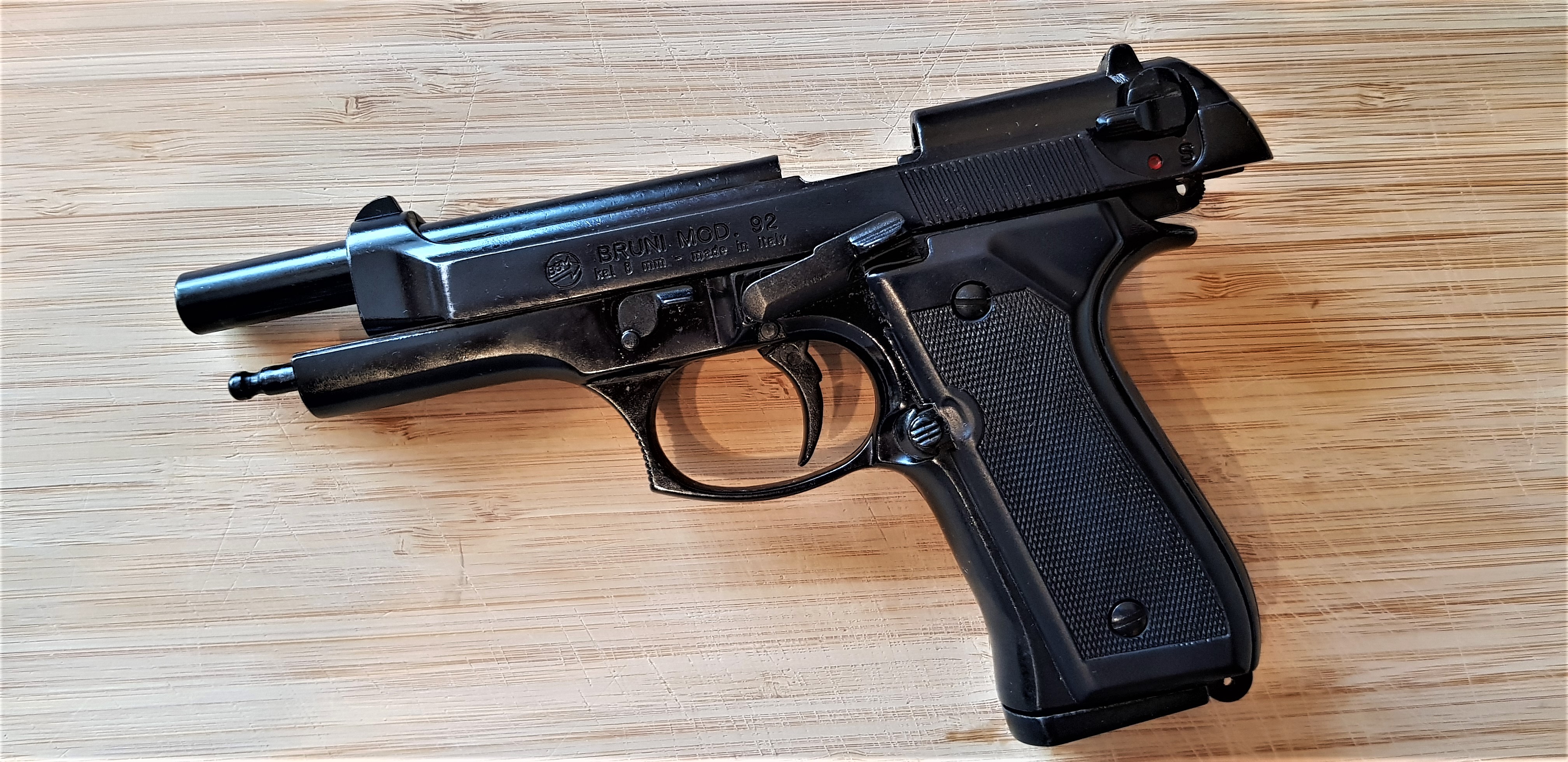 Beretta M92 (Blank Pistol)