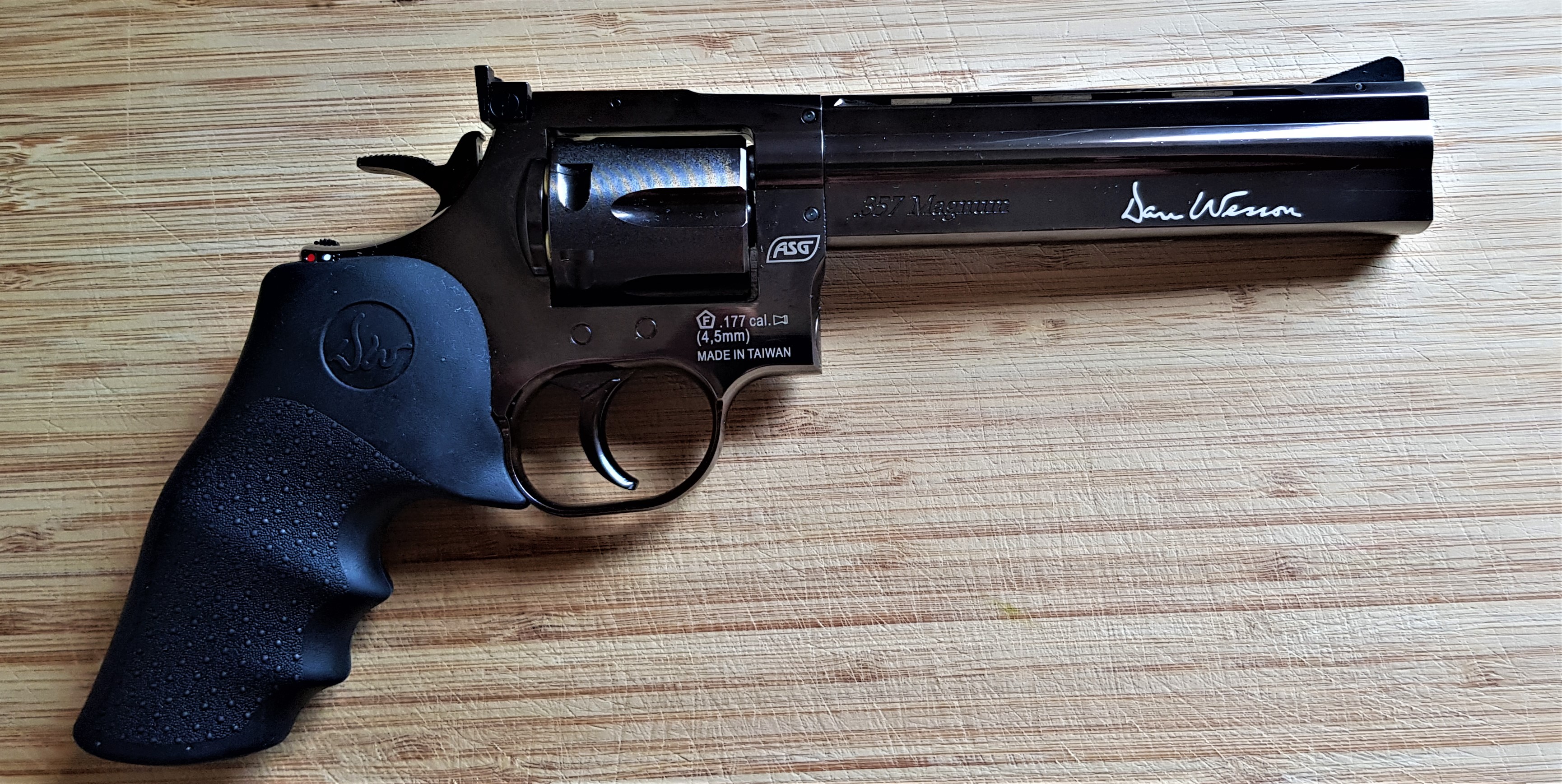 357 Magnum Revolver (Gas Prop)