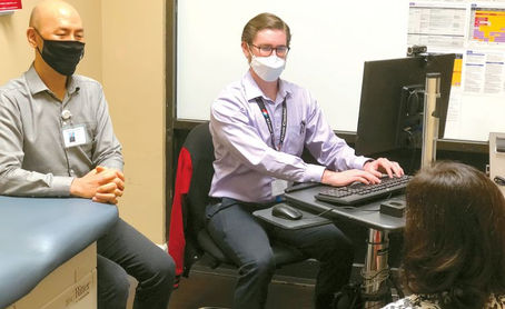 이웃케어, 약·상담 병행 약물 중독 치료