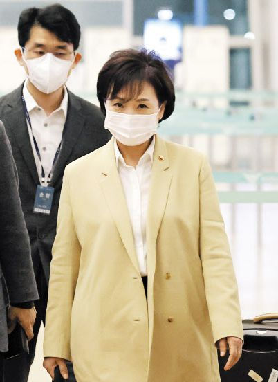 美의 中견제 외면하다 ‘동맹내 외톨이’ 될 판