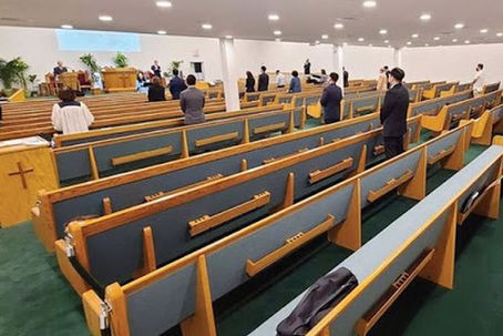 "교회가 동네북인가" 찬양금지 이어 아예 셧다운