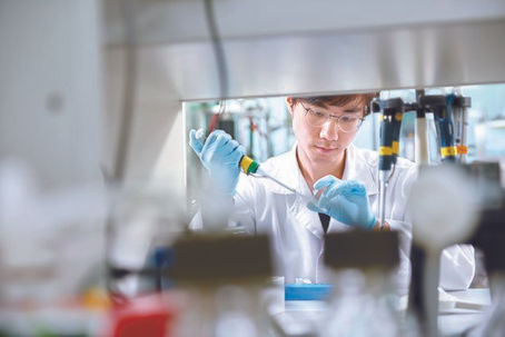 ‘내년 2분기 2000만 명분 공급’…모더나 위탁생산 어디서 할까