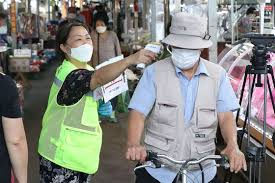 ‘숨진 이후 확진’ 벌써 19명째···수치로 확인된 노인 감염 경보