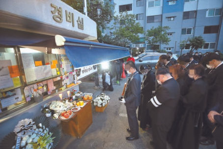 "입주민 갑질로 숨진 경비원 억울함 풀어달라" 청원에 청와대 답변