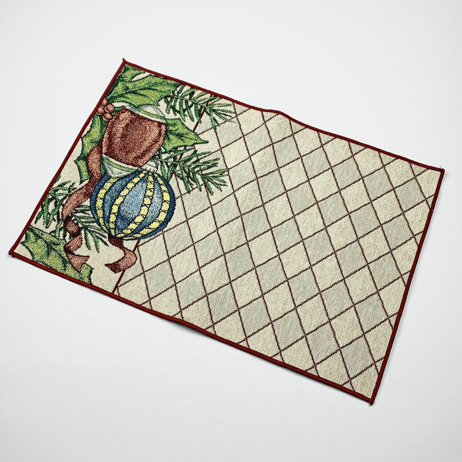 Pfaltzgraff Christmas Gifts of Season Ornaments Holly Single Tapestry Placemat