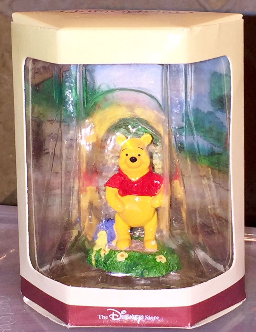 Winnie the Pooh & Honey Tree Disney's Tiny Kingdom Figurine ~ 1999 Disney Store