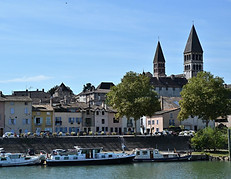 ville de tournus marché aux alentours de Vers 71