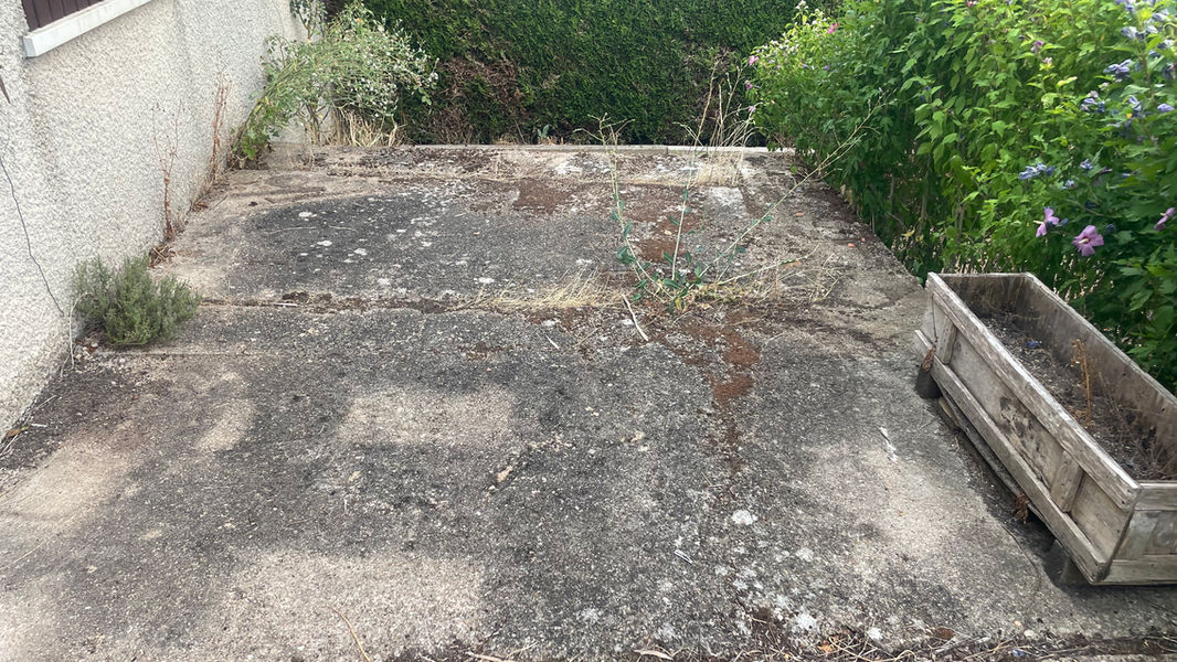 après débarras vide maison nettoyage garage et extérieur chantier réalisé par professionnel du débarras et vide maison à Montchanin