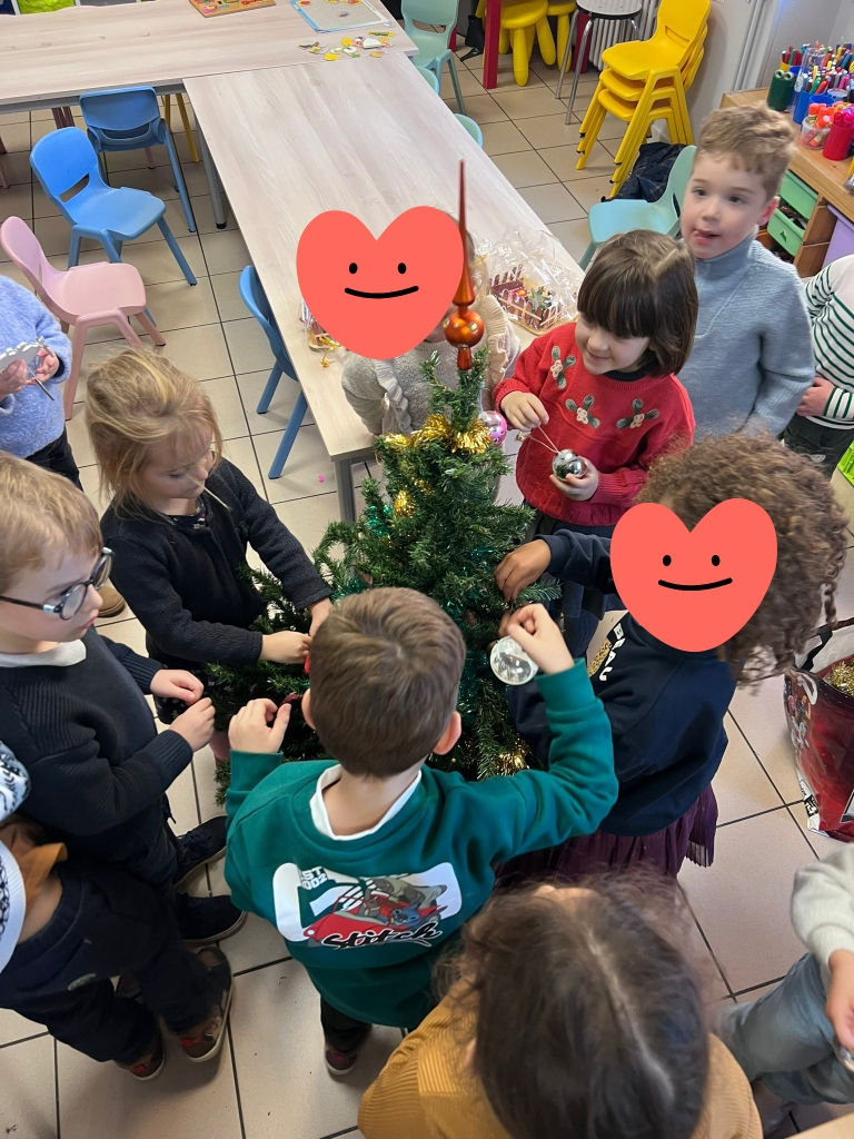 décorations sapins noël classe maternelle ms gs Nevers 