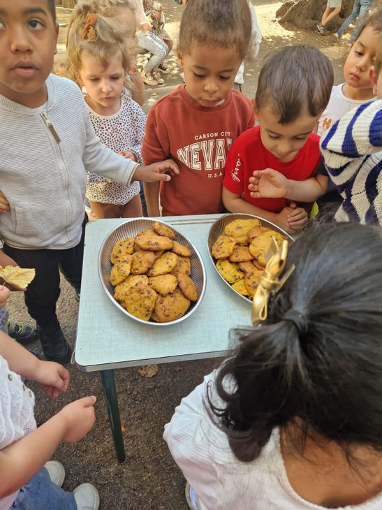 🍪 Les petits chefs (TPS PS) cuisinent des cookies au potimarron 🎃