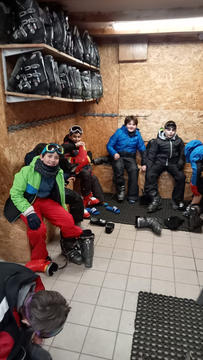 Sortie au ski classe CM2 ecole privée Saint Valérien Tournus 71